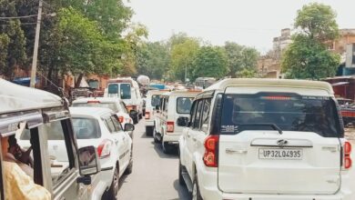 PM मोदी की अपील का असर, झांसी में DM-मेयर समेत कई अधिकारियों ने हटाईं एस्कॉर्ट गाड़ियां
