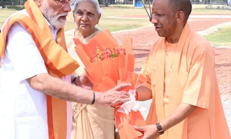 वाराणसी में 35 हजार करोड़ की परियोजनाओं की सौगात, PM मोदी का ‘विकसित भारत’ विजन, CM योगी का विपक्ष पर हमला