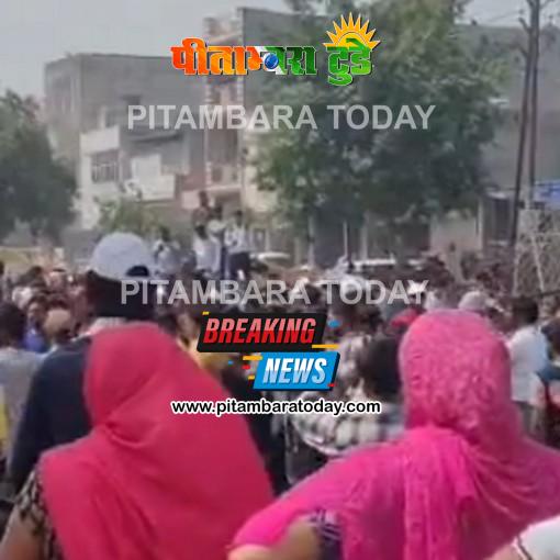 गाजियाबाद में अंबेडकर मूर्ति खंडित होने पर भारी बवाल, दिल्ली-सहारनपुर रोड पर लगा लंबा जाम