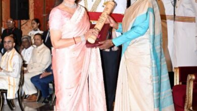 Padma awards 2026 : राष्ट्रपति द्रौपदी मुर्मू ने 66 हस्तियों को किया सम्मानित, धर्मेंद्र को मिला पद्म विभूषण, सम्मान लेते हुए भावुक हुईं हेमा मालिनी