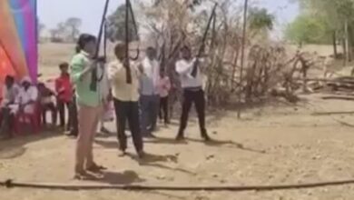 Banswara News : शादी समारोह के दौरान विधायक के बेटे रोहित खड़िया ने की फायरिंग, सोशल मीडिया पर Video Viral