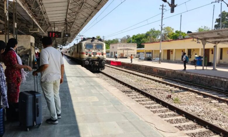 मुजफ्फरनगर-मोदीनगर रेल ब्लॉक: झांसी होकर जाने वाली 5 ट्रेनों का बदला रूट