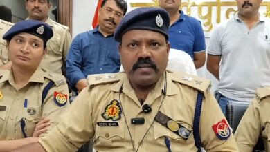 झांसी में ऑनलाइन सट्टा: दो महिलाएं गिरफ्तार, एक करोड़ 46 लाख रुपए के पीली धातु के बिस्कुट बरामद, सिपाही बर्खास्त